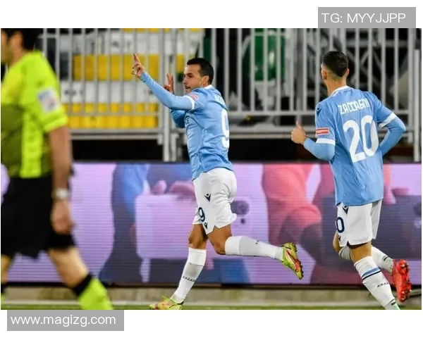 足球场上的截球高手们他们如何改变比赛的格局与结果